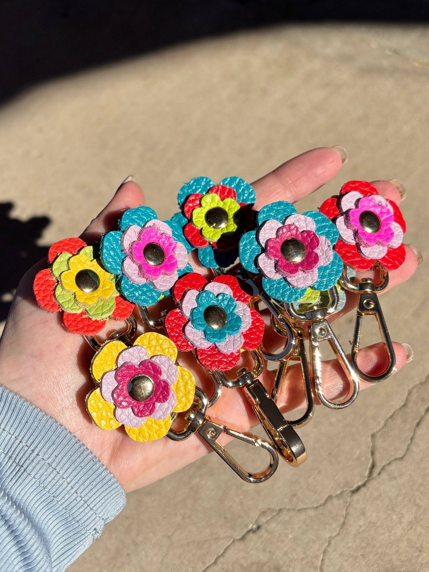 Flow Minder Minder: Handmade Leather Flower