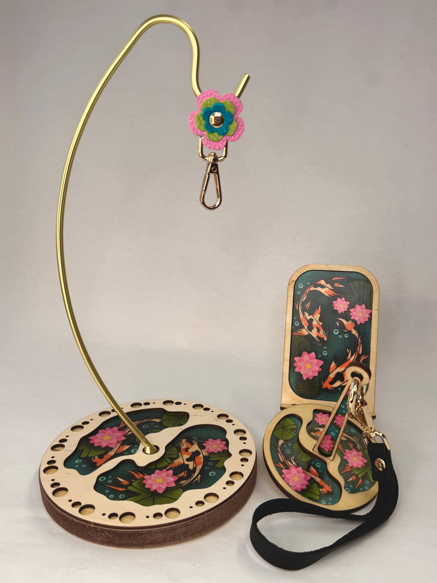 Flow Minder Minder: Handmade Leather Flower