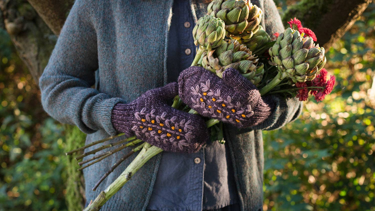 Embroidery on Knits: English