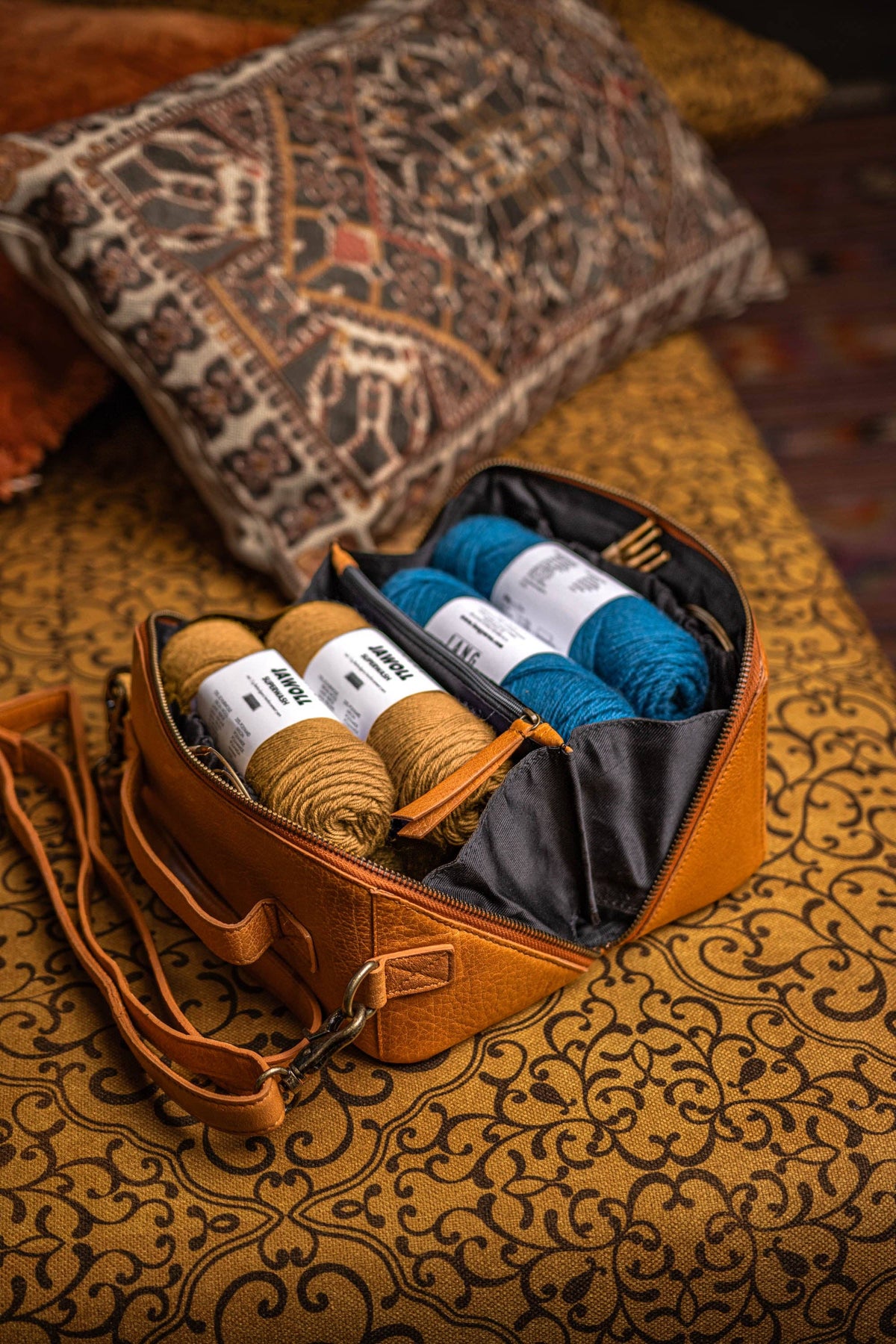 Bolsa cruzada Cleo: Whisky / Talla única de Muud