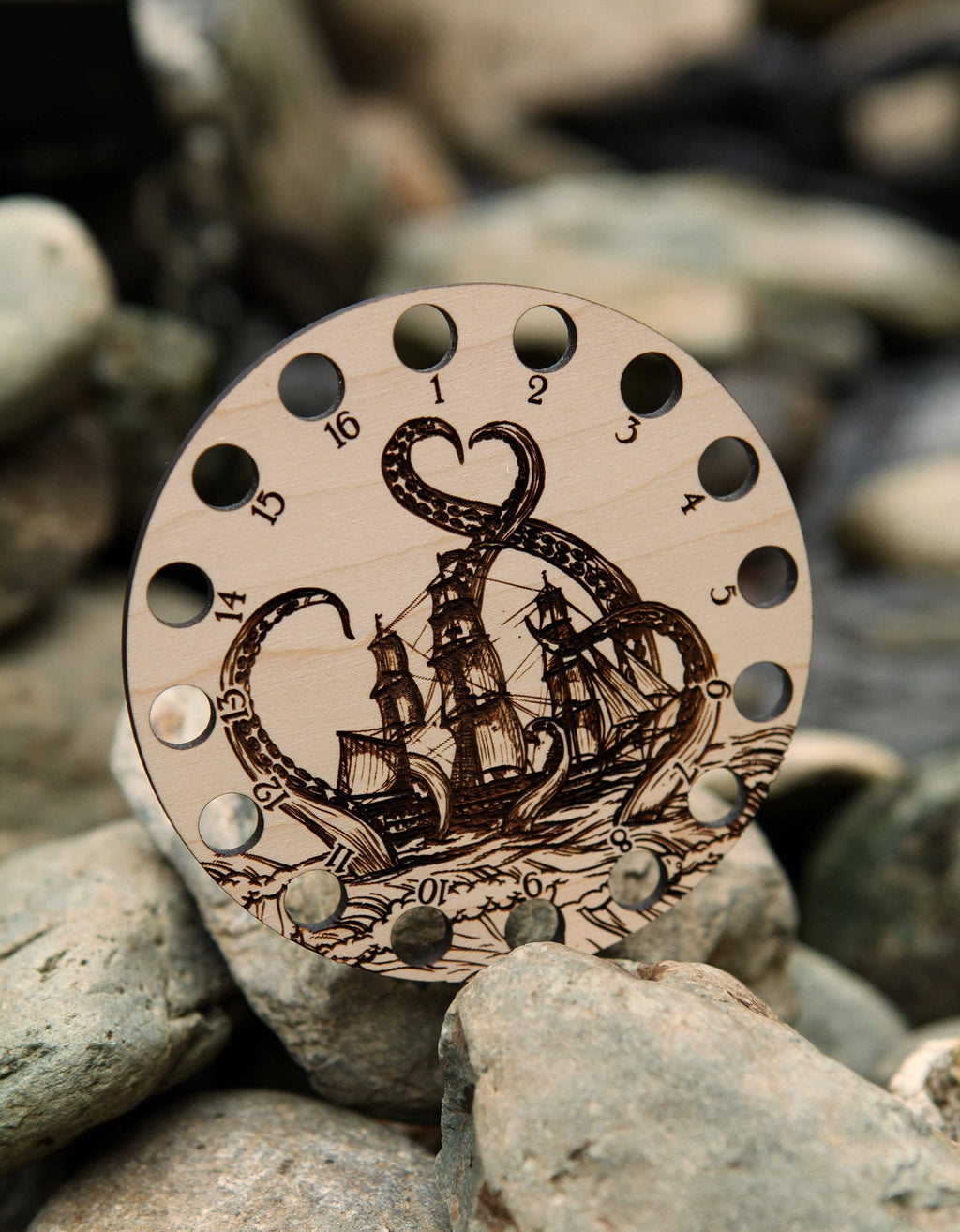 Organizador para hilo de bordar Kraken Squid Ship de Sunrise Grove