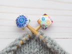 Bright Bouquet Hexagon | Stitch Stoppers, protectores de puntas, de Fox & Pine Stitches