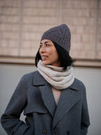 Foundations: 20 Knitted Accessories (en inglés, tapa dura) de Laine Publishing