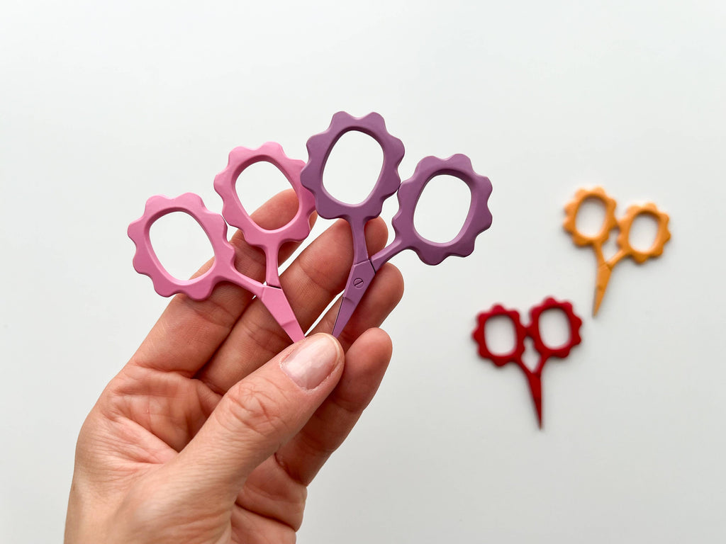Tijeras pequeñas de flor, mini tijeras para bordar de Matryoshka Doll Shop