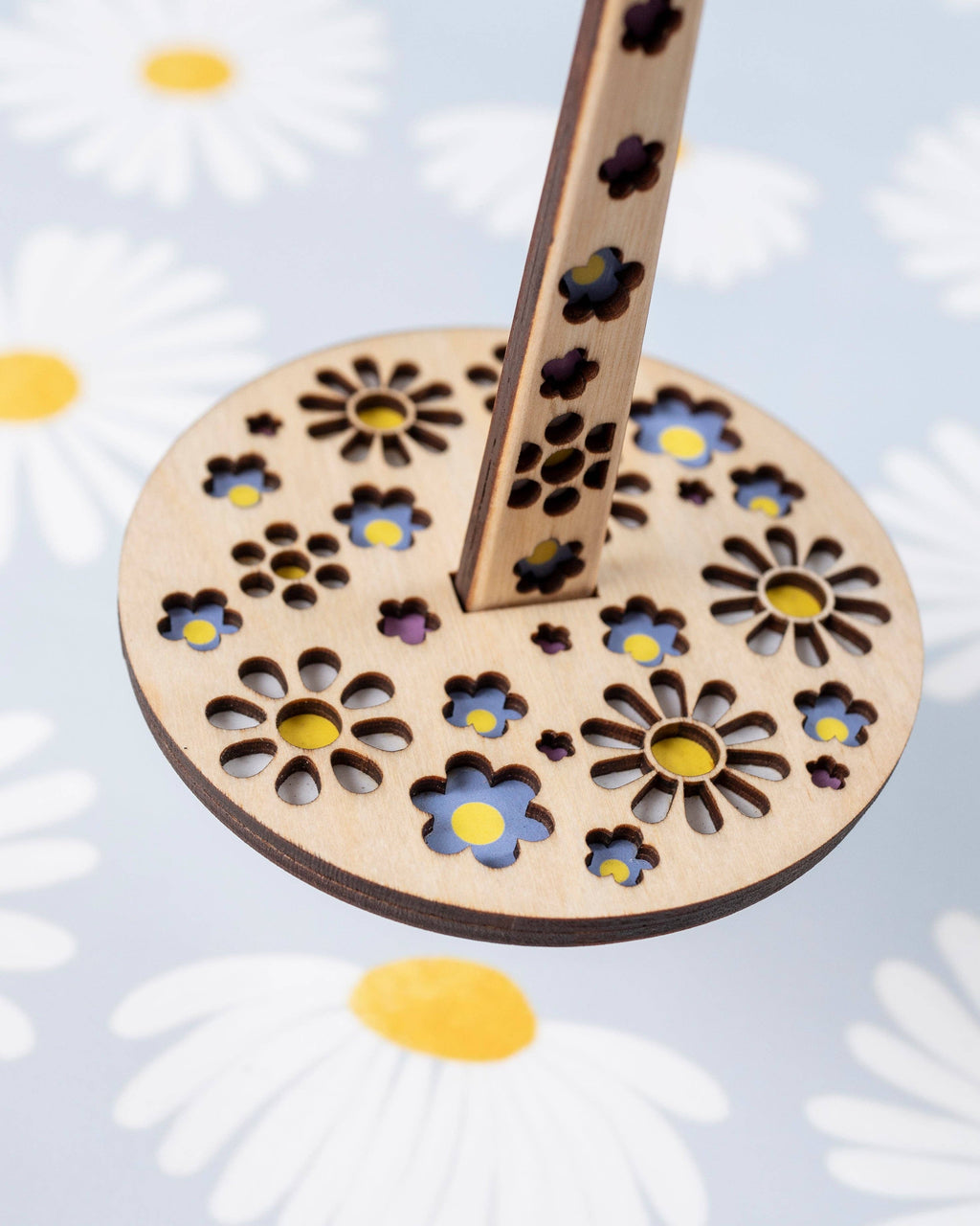 Coming Up Daisies: Original Mini Minder de Lemonwood