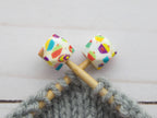 Cupcake Hexagon | Stitch Stoppers, protectores de puntas, de Fox & Pine Stitches