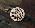 Medidor de agujas de madera de cerezo con oveja y broche de bronce de Sunrise Grove