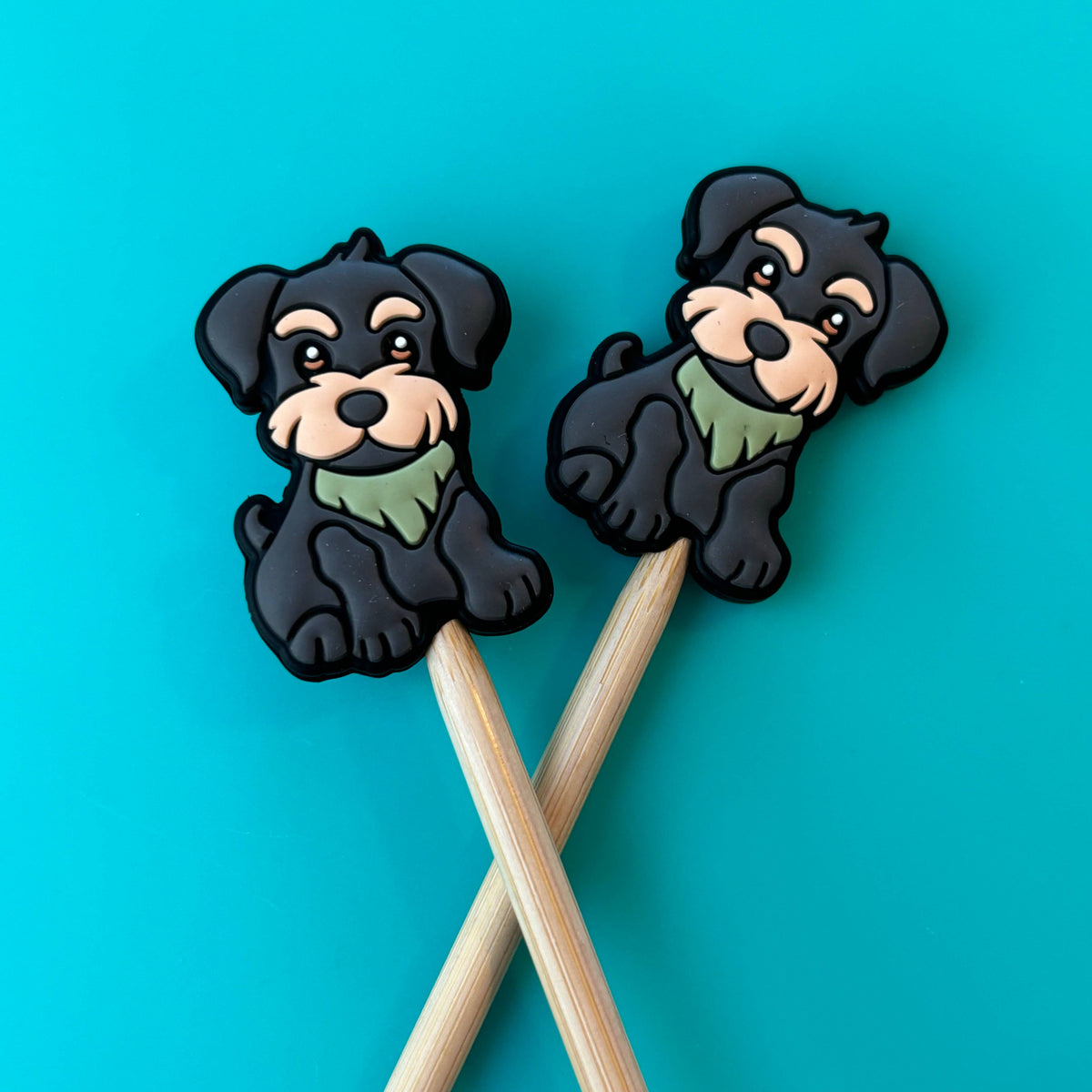 Protectores de puntas para agujas de tejer perro schnauzer negro, cachorro, de Comma Craft Co