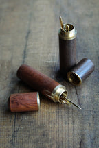 Estuche de madera para agujas de NNK Press