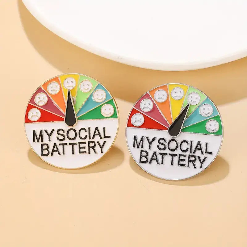 Pin de esmalte My Social Battery: medidor de ánimo de Magnifique Hearts