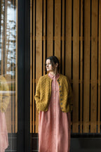 Entwined: Cables, Lace and Knitted Textures de Laine Publishing