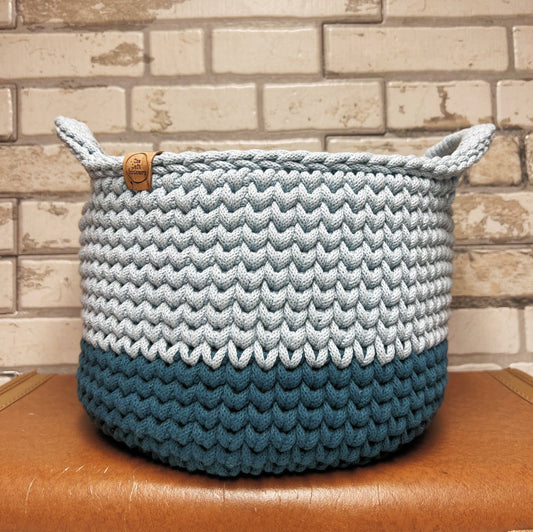 Two Tone Crochet Basket Kit: Peacock