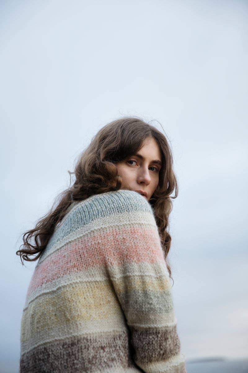 Soothing Stitches: Knits for a Quiet Mind: English / Softcover