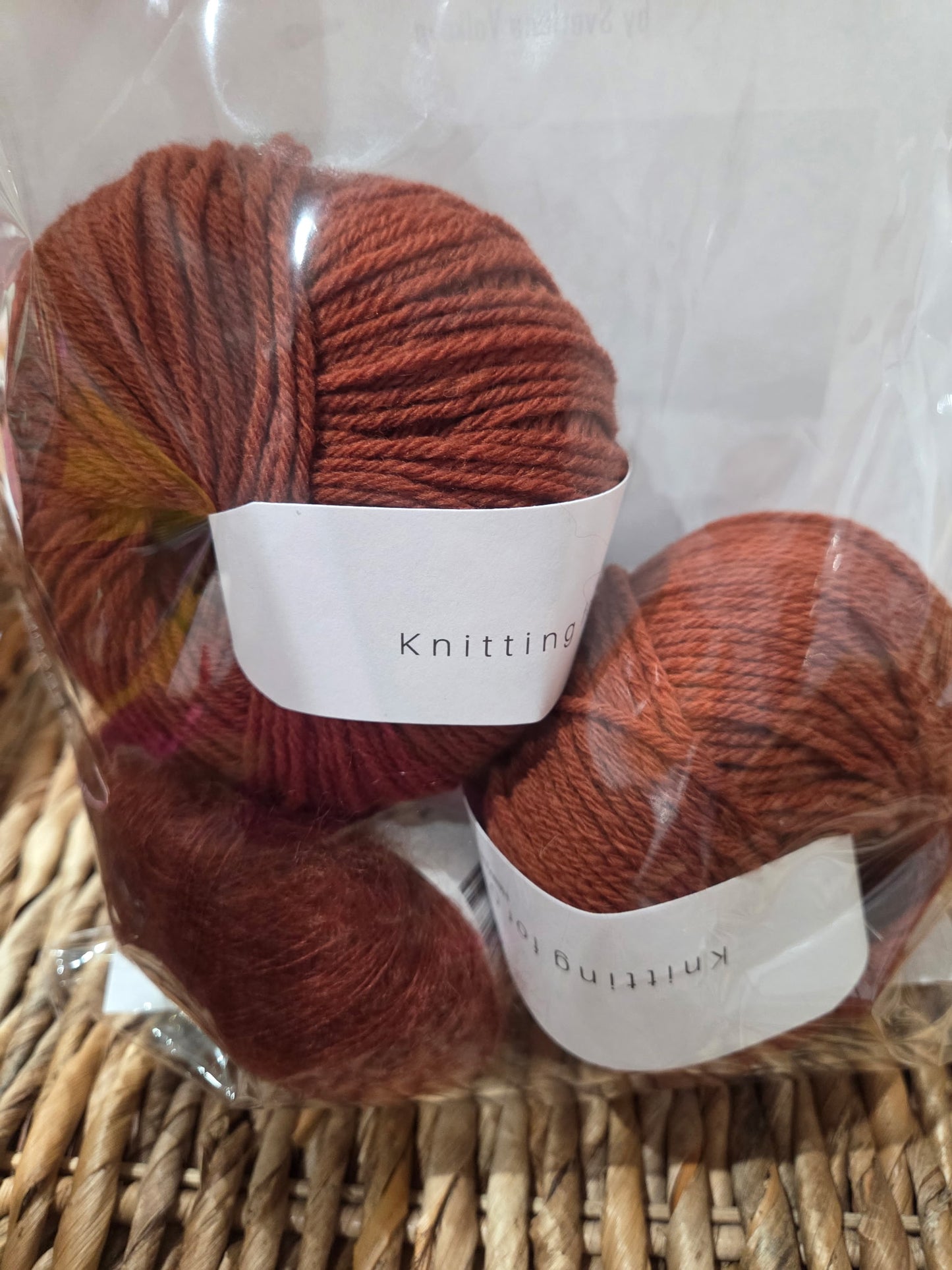 Nola Mitts by Svetlana Volkova