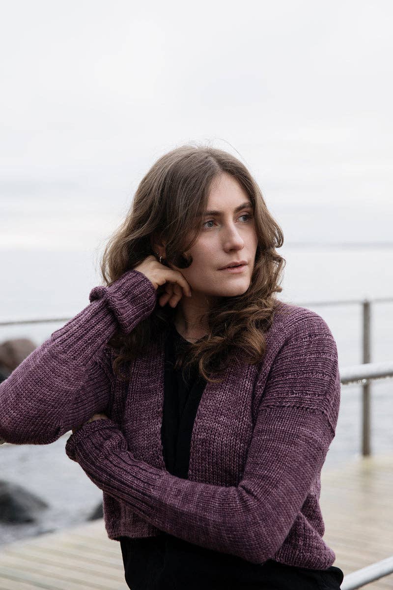 Soothing Stitches: Knits for a Quiet Mind: inglés / tapa blanda de Laine Publishing