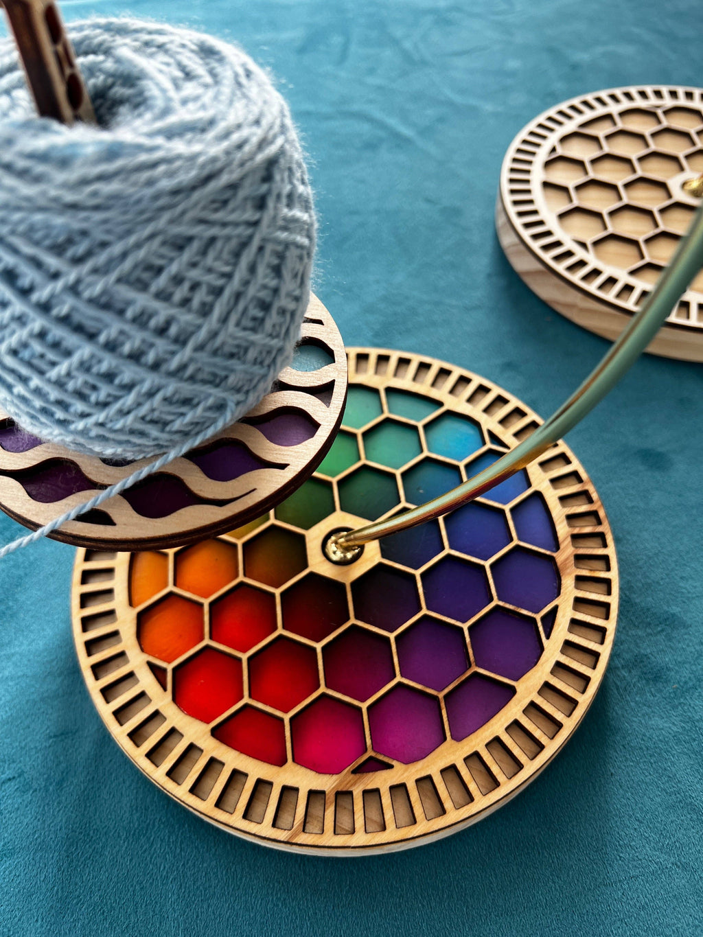 The Minder Minder: Rainbow de Lemonwood