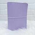 Cuaderno de viaje (Traveler's Notebook) BEE-6 Pastel Lilac | Para repuestos y cuadernos de 5 x 7 in (13 x 18 cm) de The HoneyBShop