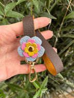 Correa de muñeca para teléfono Flower Power!: Hot Pink de Lemonwood