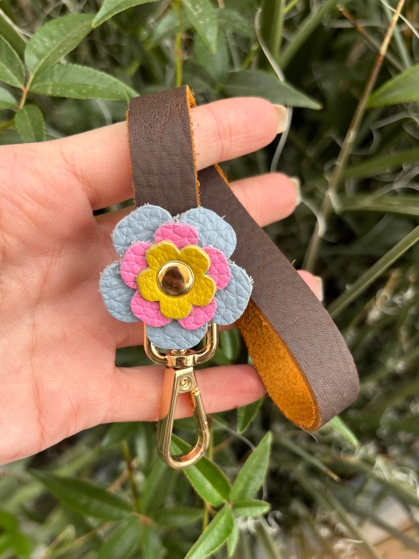 Flower Power! Phone Wristlet: Hot Pink
