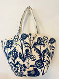 Bolsa tote Boho – Flaggy Meadow: Blue de Erin Flett