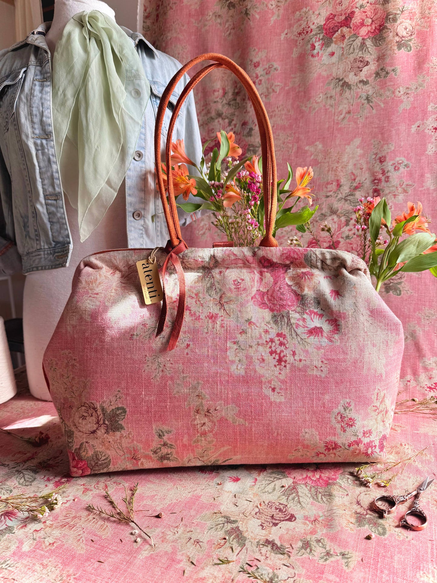 Rosewood Pioneer, Atenti USA Handmade, Floral Mary Poppins Snap Frame Bag