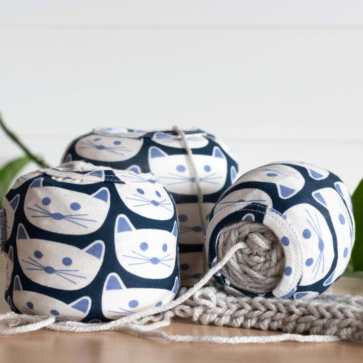 Kitty COZY CAKES Yarn Cozy: Small by binkwaffle