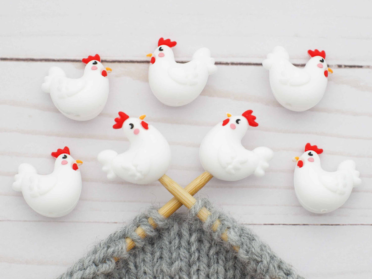 Clucking Chicken | Stitch Stoppers, accesorios para tejer, de Fox & Pine Stitches