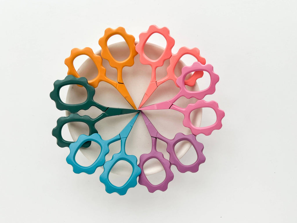 Tijeras pequeñas de flor, mini tijeras para bordar de Matryoshka Doll Shop
