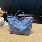 Bolsa tote de PVC con cuadros navideños para mujer: Red de NARWEY INC