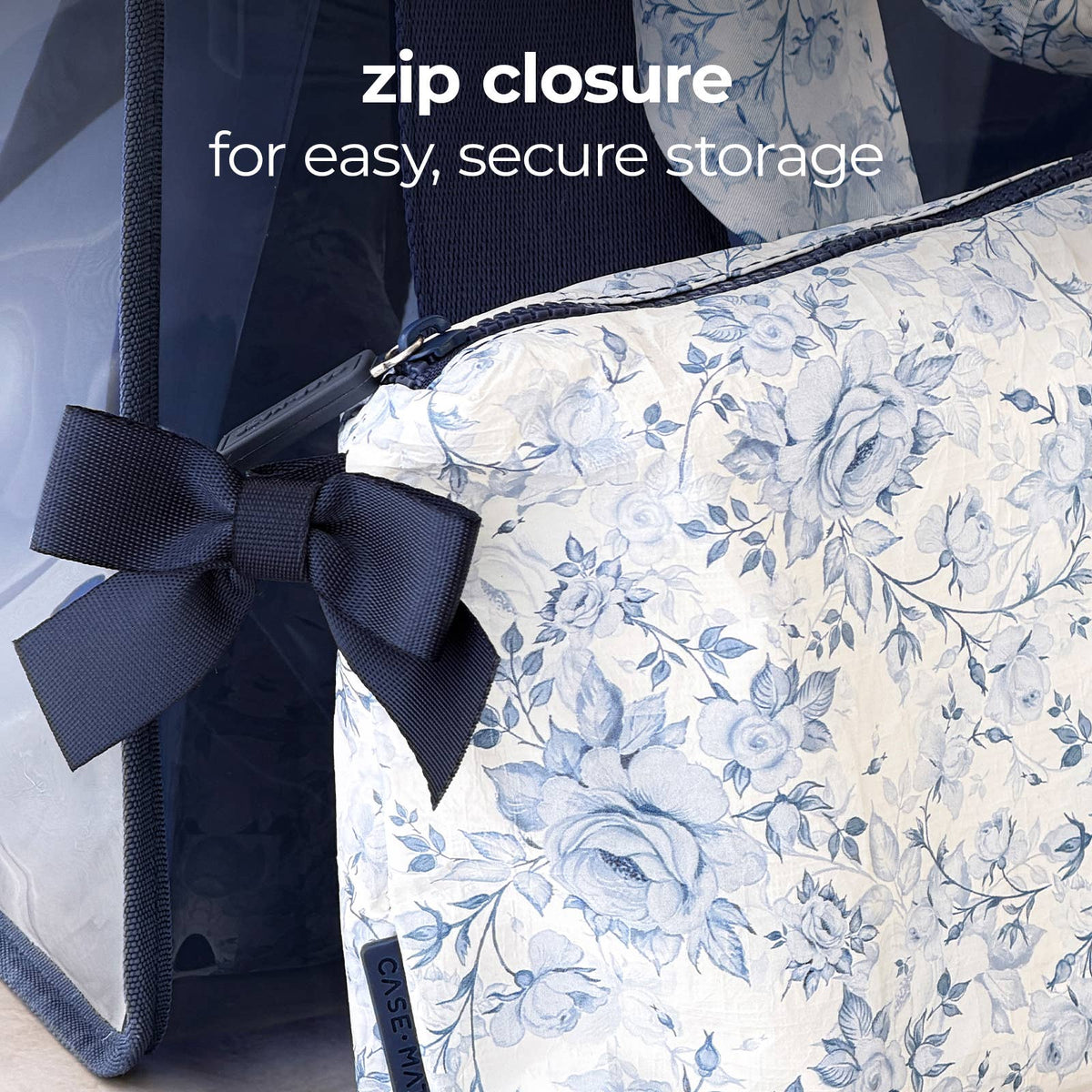Cosmetiquera Crinkle Something Navy Bow de Case-Mate