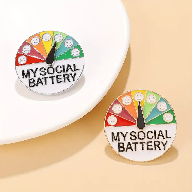 Pin de esmalte My Social Battery: medidor de ánimo de Magnifique Hearts