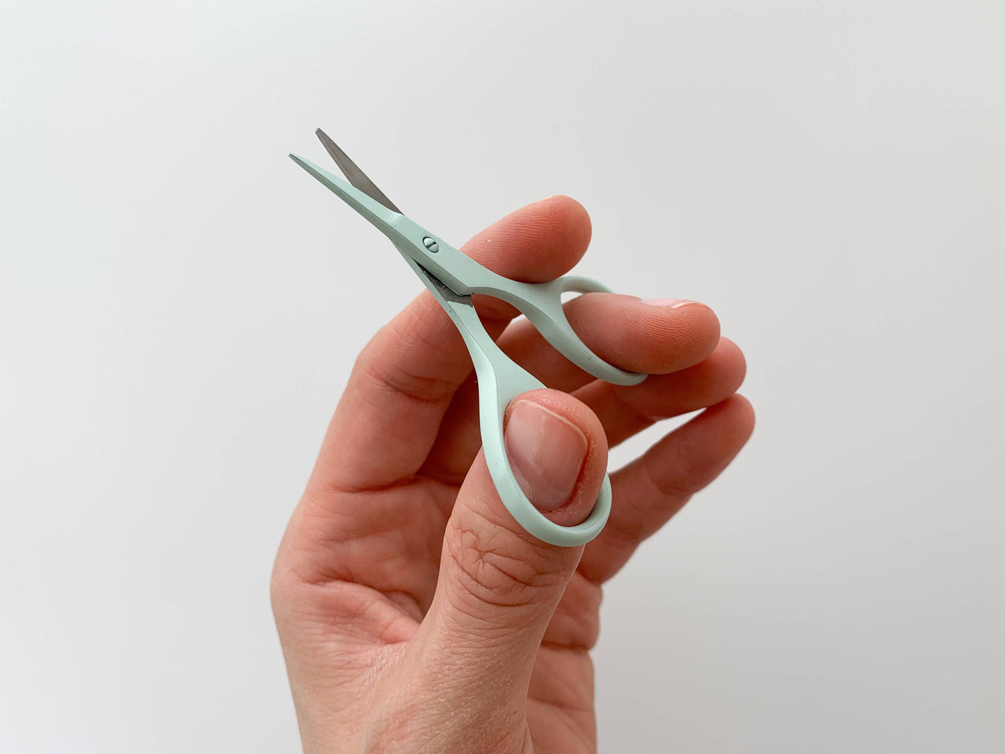 Small needlecraft scissors, tiny embroidery scissors: Mint