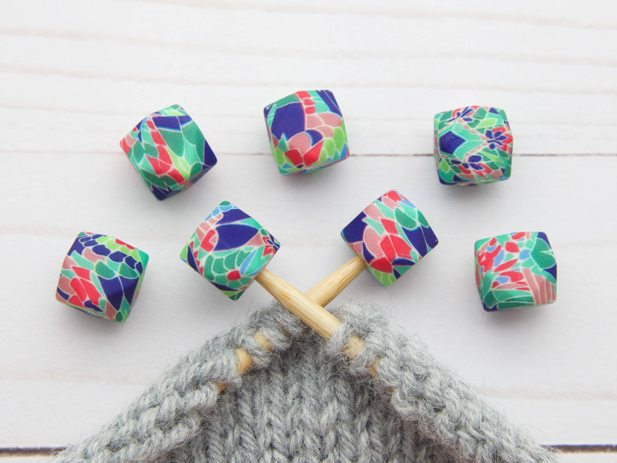 Blue Botanical Hexagon | Stitch Stoppers, protectores de puntas, de Fox & Pine Stitches