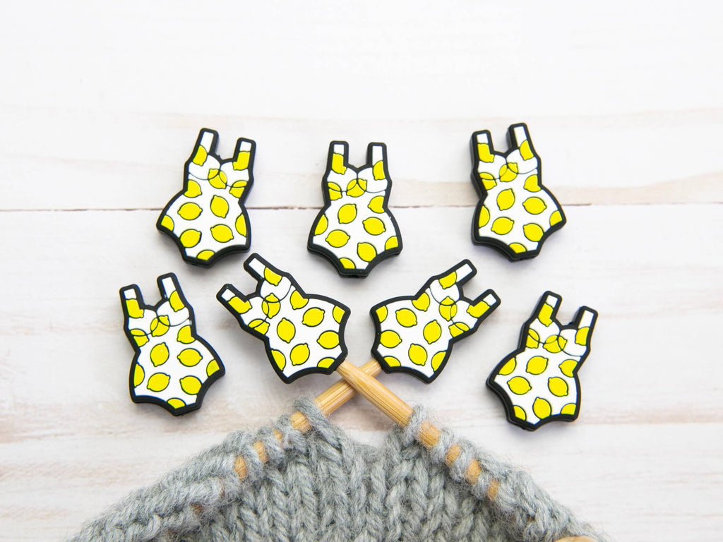 Swimsuit | Topes de puntos (Stitch Stoppers) para tejer de Fox & Pine Stitches
