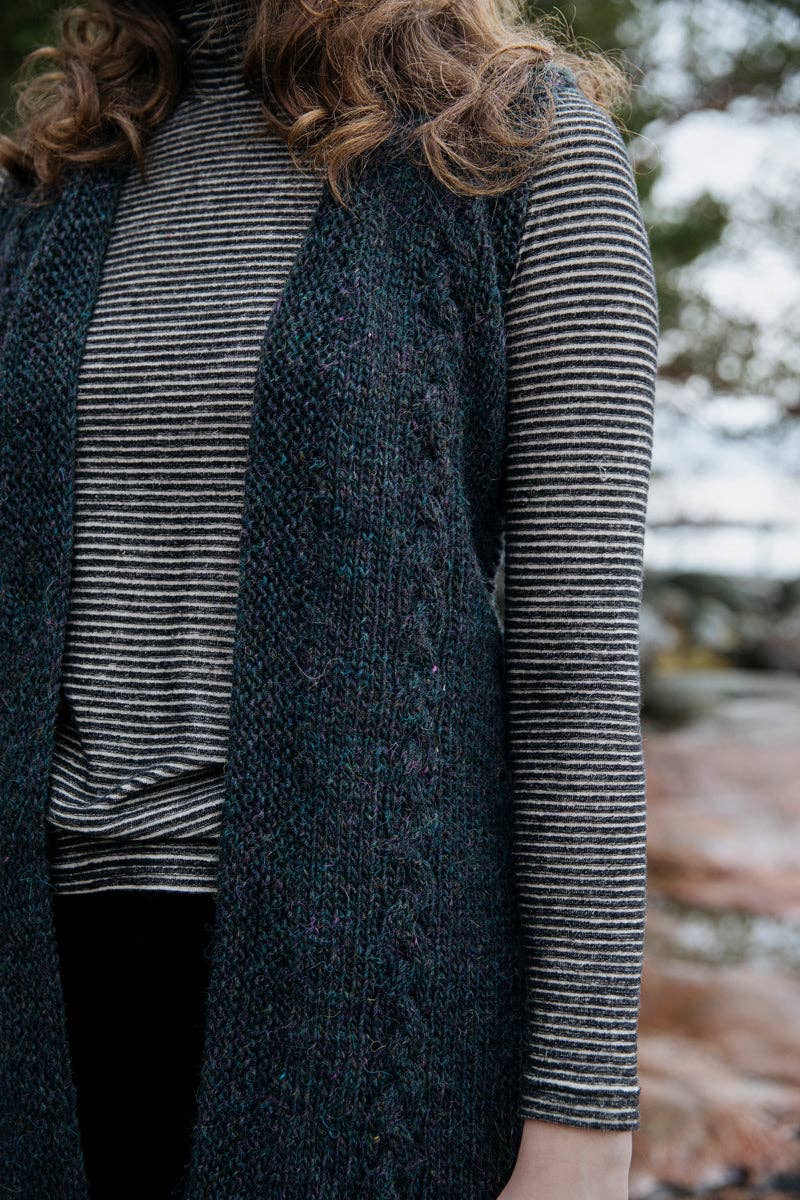 Soothing Stitches: Knits for a Quiet Mind: English / Softcover