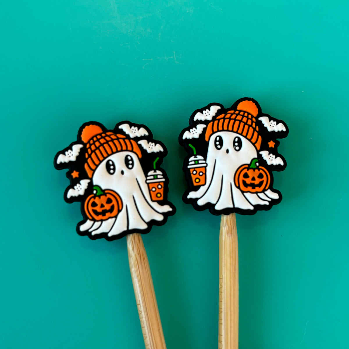Protectores de puntas para agujas de tejer fantasma Saturday de Halloween de Comma Craft Co