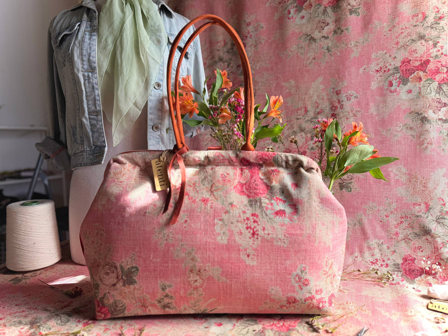 Rosewood Pioneer, Atenti USA Handmade, Floral Mary Poppins Snap Frame Bag