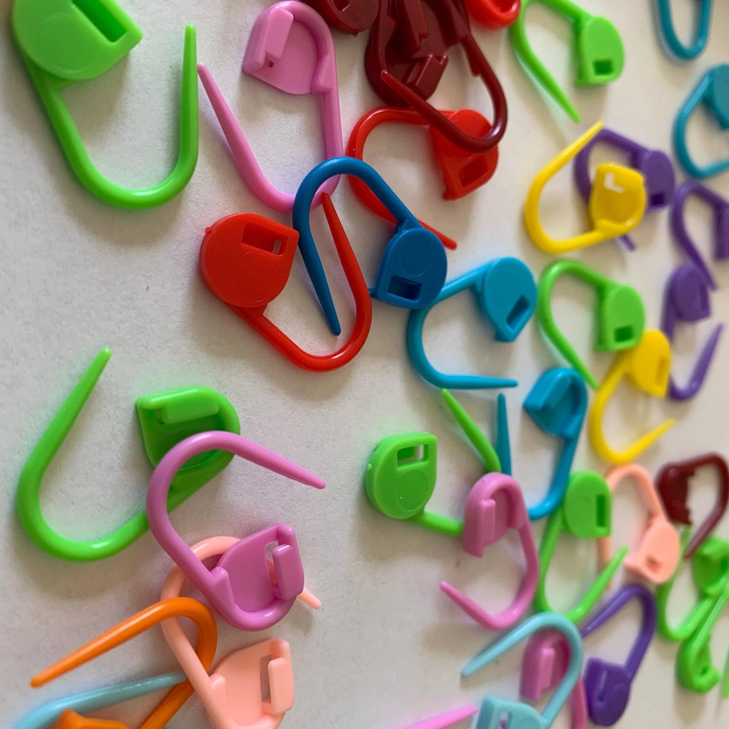 Crochet Knitting Plastic Markers, Plastic Safety Pin, Stitch: 50 Markers