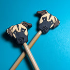 Protectores de puntas para agujas de tejer - varias razas de perros: Beige (tongue) de Comma Craft Co
