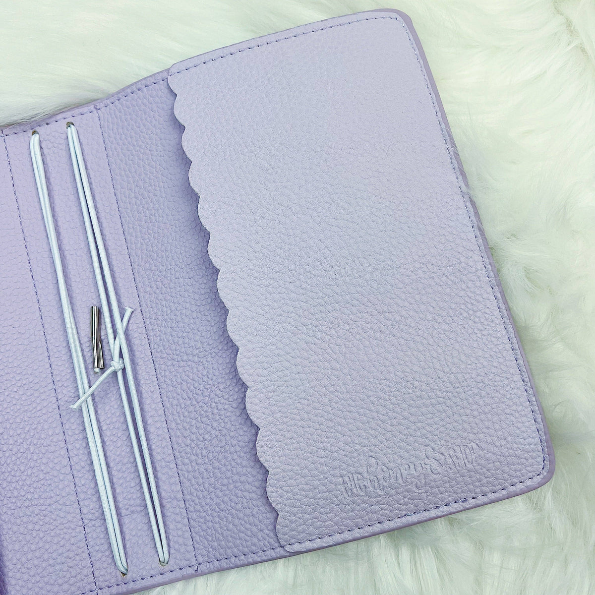 Cuaderno de viaje (Traveler's Notebook) BEE-6 Pastel Lilac | Para repuestos y cuadernos de 5 x 7 in (13 x 18 cm) de The HoneyBShop
