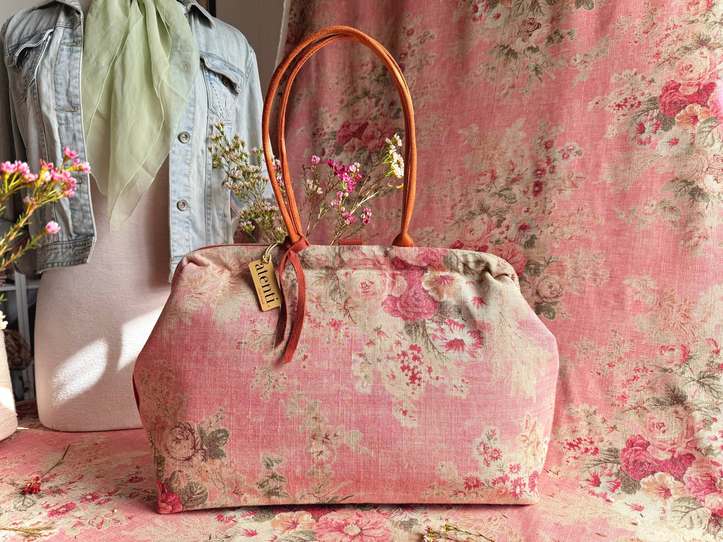 Rosewood Pioneer, Atenti USA Handmade, Floral Mary Poppins Snap Frame Bag