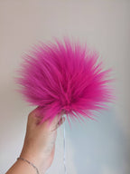 Pompón desmontable de piel sintética de 7 in (18 cm) - Hot Pink de CountryStixCo