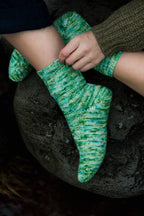 Soothing Stitches: Knits for a Quiet Mind: inglés / tapa blanda de Laine Publishing