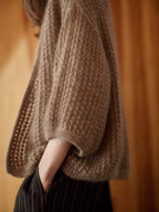 Entwined: Cables, Lace and Knitted Textures de Laine Publishing