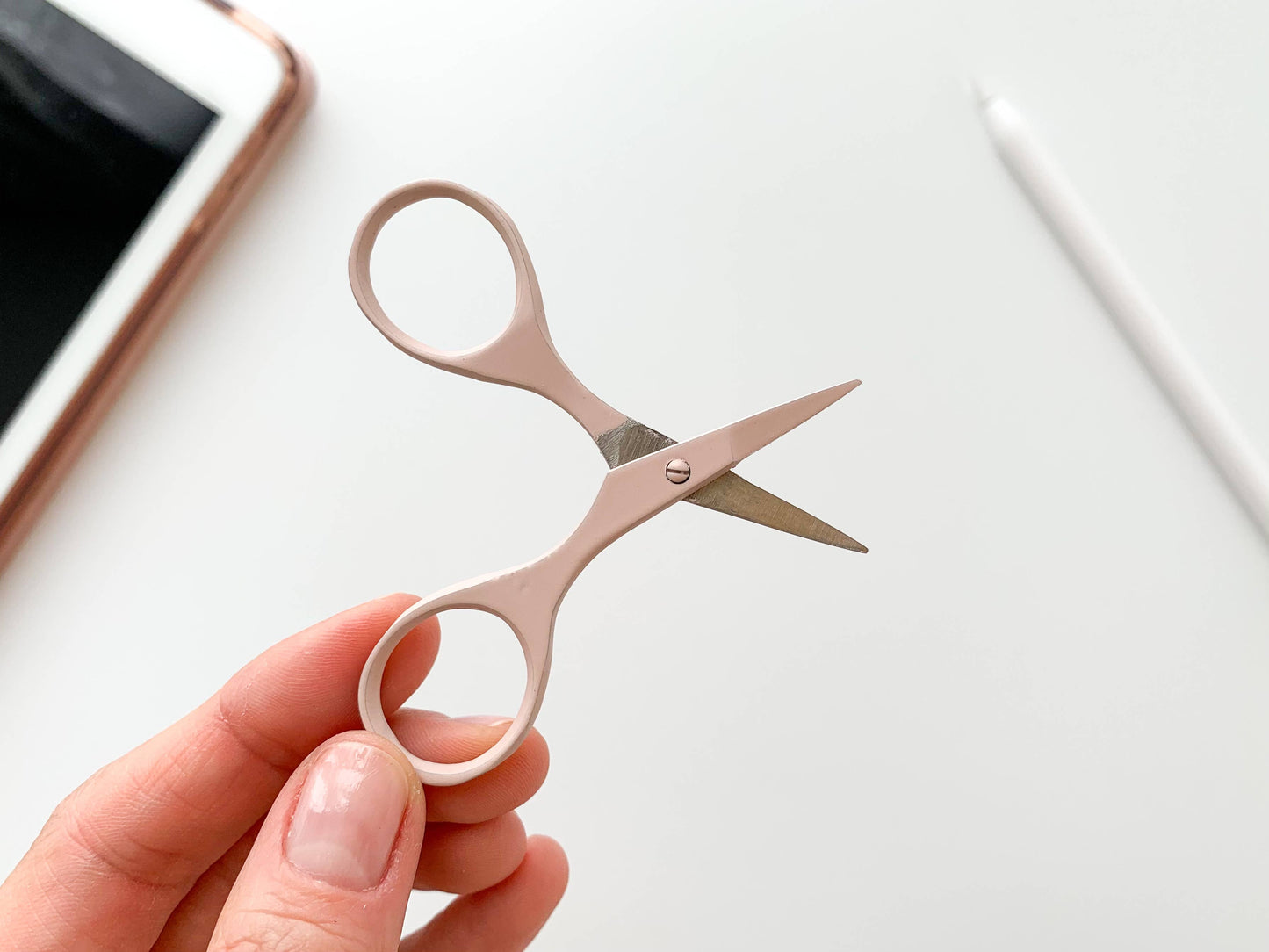 Small needlecraft scissors, tiny embroidery scissors: Mint