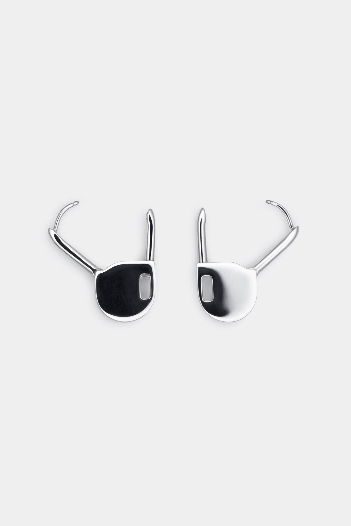 Aretes de marcadores de puntos de Coco Clem