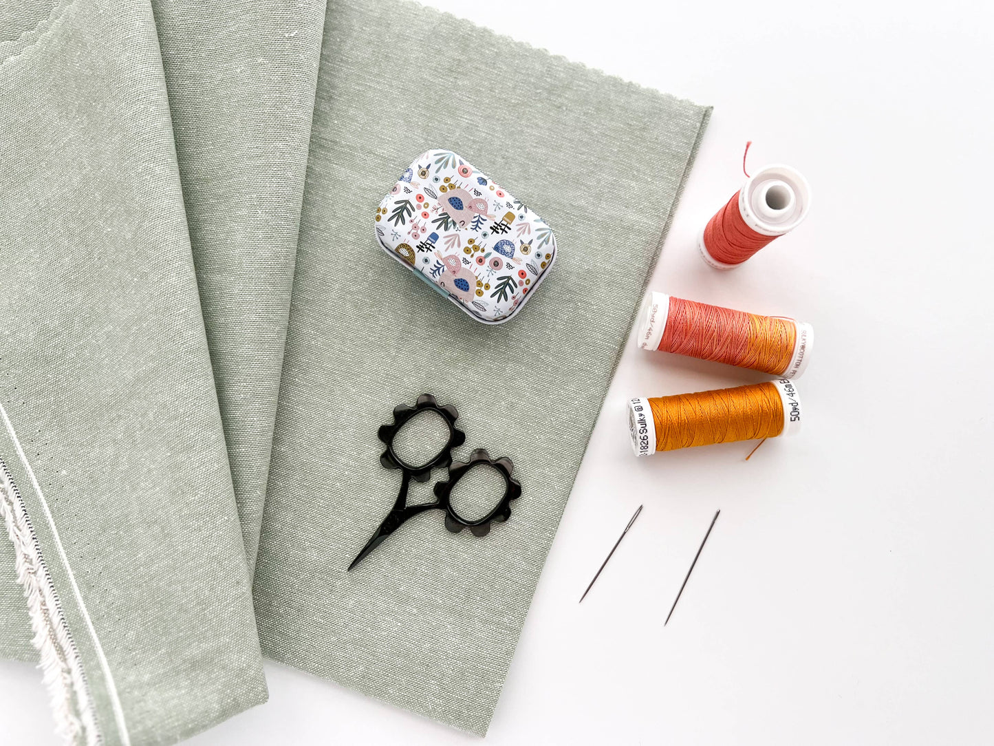 Small flower scissors, tiny needlecraft scissors: Blue