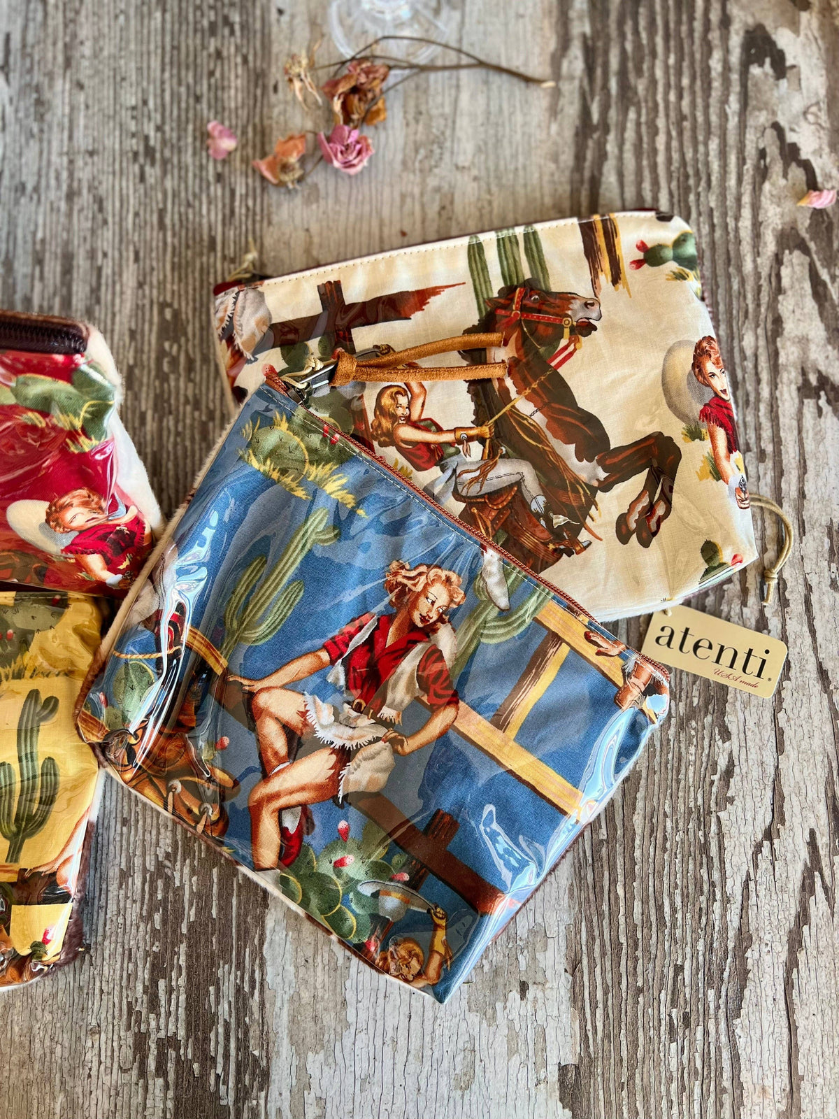 Estuche para accesorios "Western" Pinup Cowgirl de Atenti