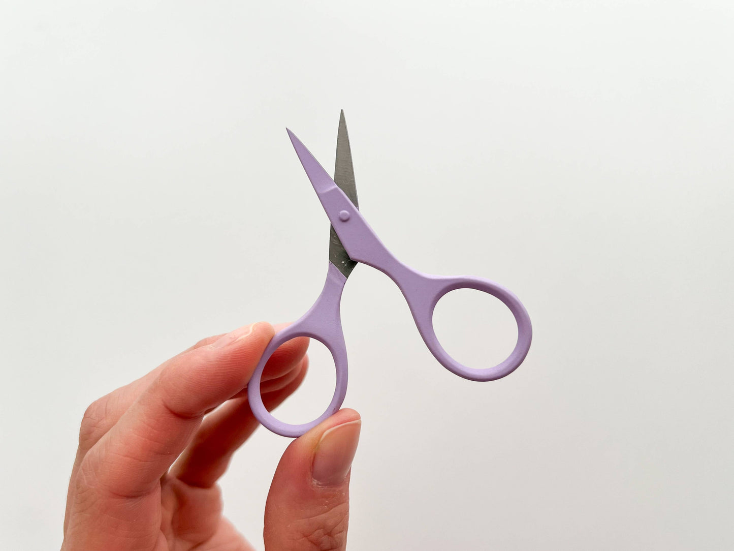 Small needlecraft scissors, tiny embroidery scissors: Mint