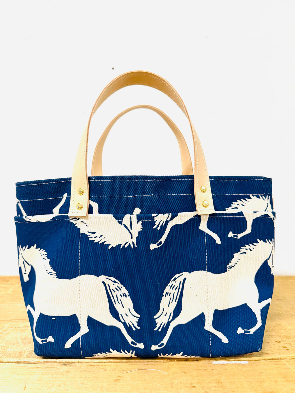 Bolsa tote George – Lorton Trot: Blue de Erin Flett